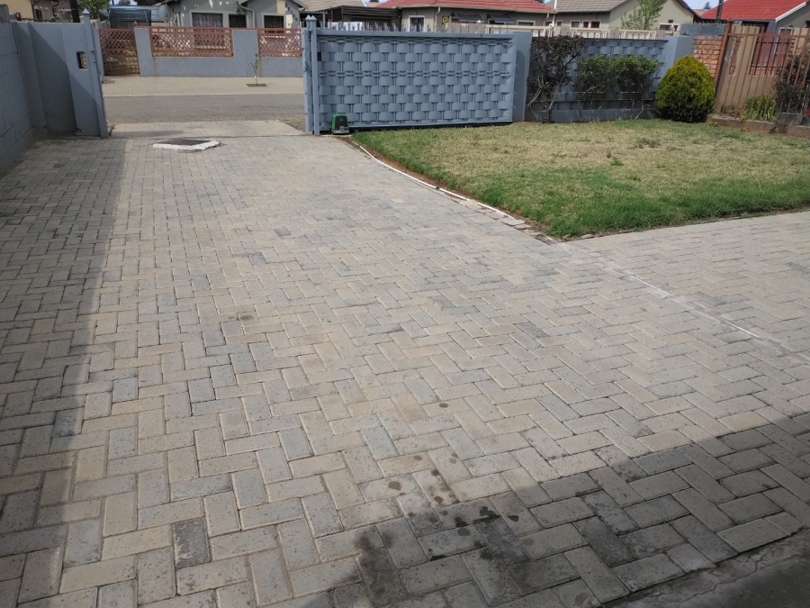 2 Bedroom Property for Sale in Pinehaven Free State